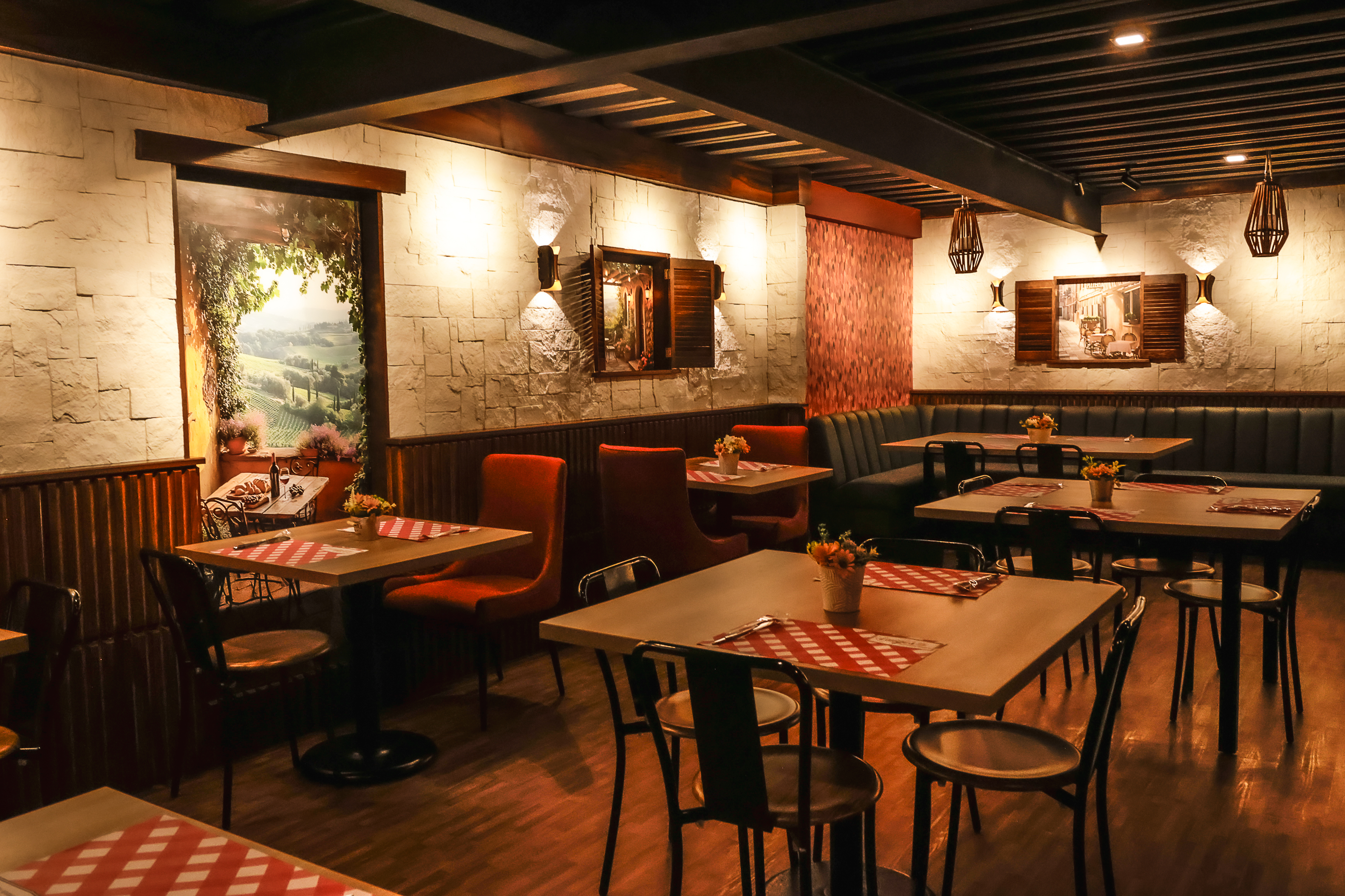 Interior de Luigi's Ristorante Italiano, sucursal Tecnológico, Metepec